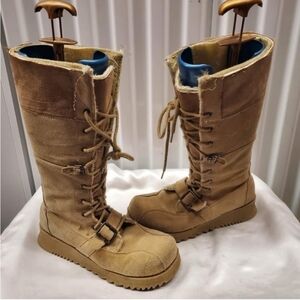 Suede Boot Style Pulling Back Closure with Laces and Side Zip